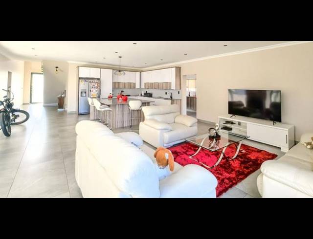 4 BEDROOM HOUSE FOR SALE IN GLEN MARAIS